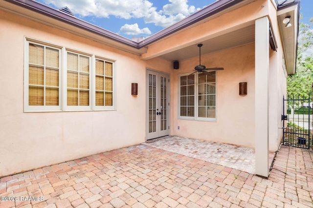 214 Settlers Trace Boulevard, Lafayette, LA 70508