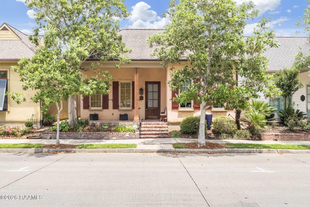 214 Settlers Trace Boulevard, Lafayette, LA 70508