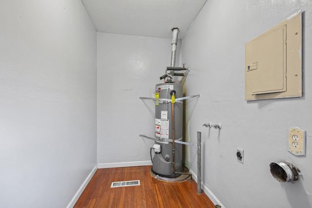 2075 W Monterey Ave, Stockton, CA 95204