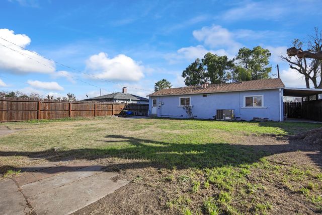 2075 W Monterey Ave, Stockton, CA 95204