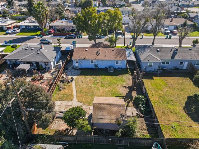 2075 W Monterey Ave, Stockton, CA 95204