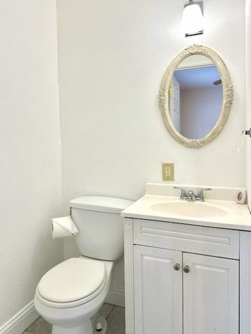 2075 W Monterey Ave, Stockton, CA 95204