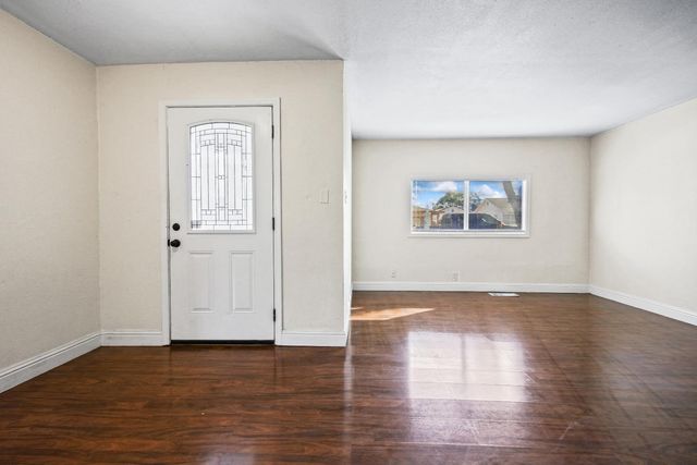 2075 W Monterey Ave, Stockton, CA 95204