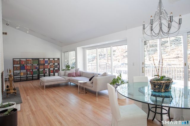 26 Hill Farm Road, Weston, CT 06883