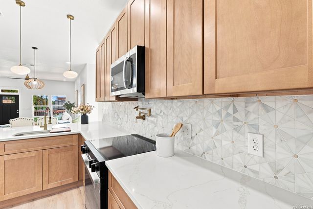 115 E HIGHLAND BLVD, San Antonio, TX 78210