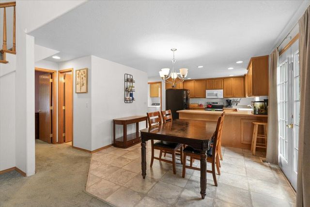 752 Mallory Court, Central Point, OR 97502