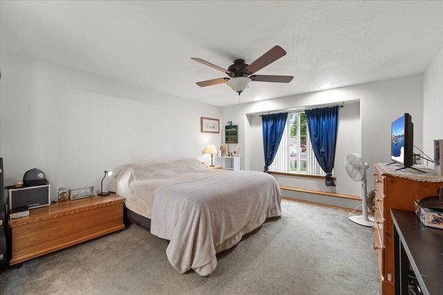 752 Mallory Court, Central Point, OR 97502