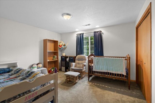 752 Mallory Court, Central Point, OR 97502