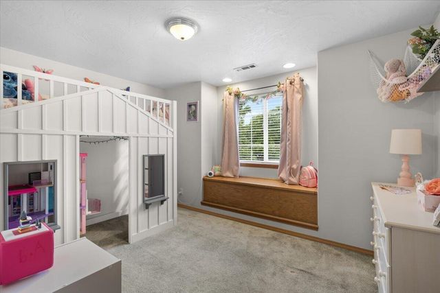 752 Mallory Court, Central Point, OR 97502