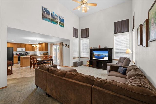 752 Mallory Court, Central Point, OR 97502