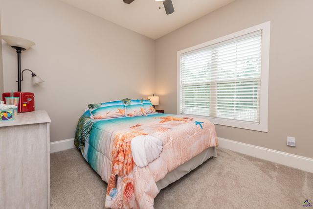 924 Abingdon Cove, Bonaire, GA 31005