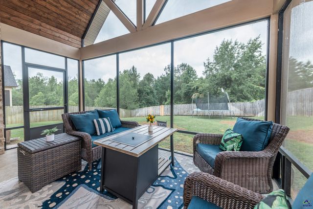 924 Abingdon Cove, Bonaire, GA 31005