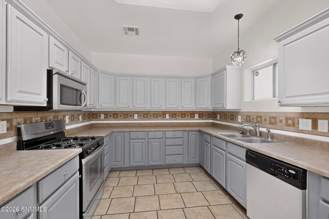 4221 Fireweed Drive, Las Cruces, NM 88007