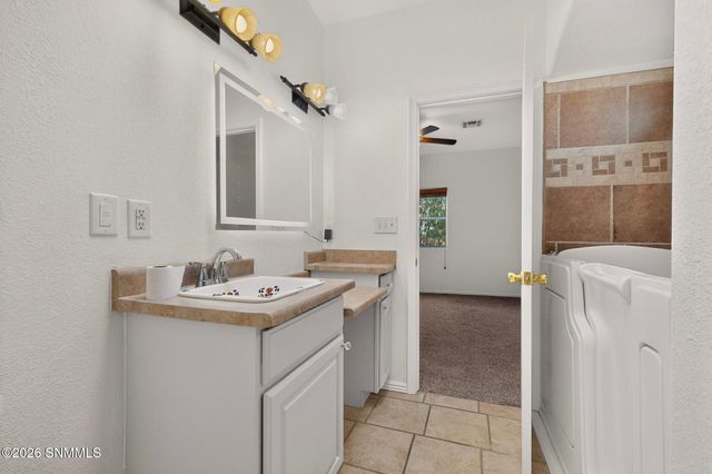 4221 Fireweed Drive, Las Cruces, NM 88007