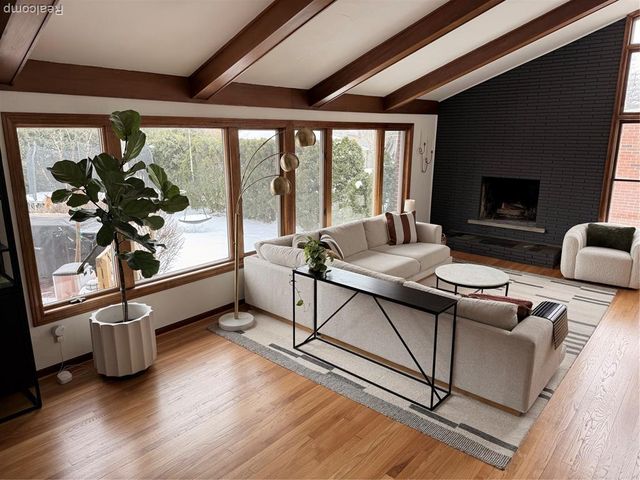 19982 W Doyle Place, Grosse Pointe Woods, MI 48236