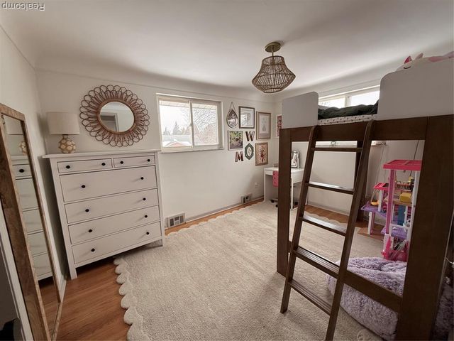 19982 W Doyle Place, Grosse Pointe Woods, MI 48236