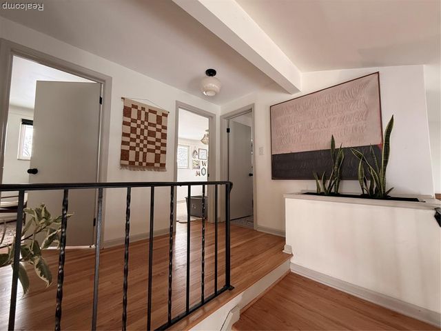 19982 W Doyle Place, Grosse Pointe Woods, MI 48236