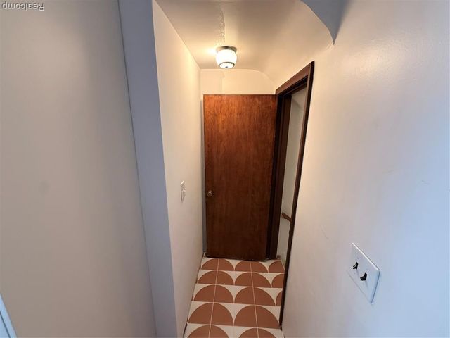 19982 W Doyle Place, Grosse Pointe Woods, MI 48236