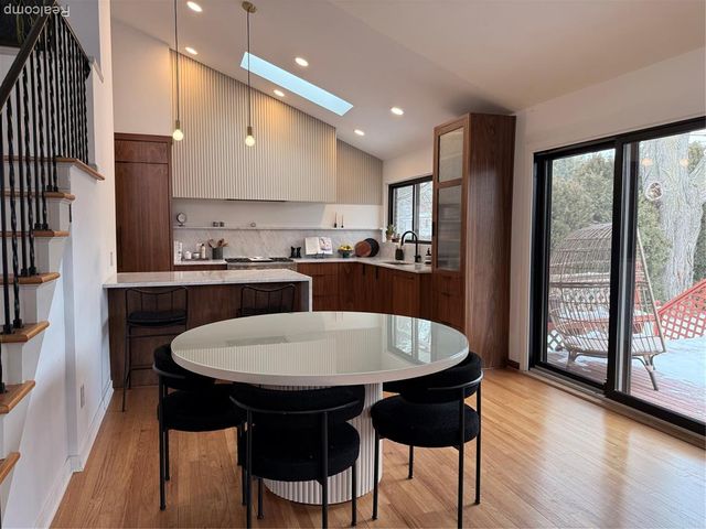 19982 W Doyle Place, Grosse Pointe Woods, MI 48236