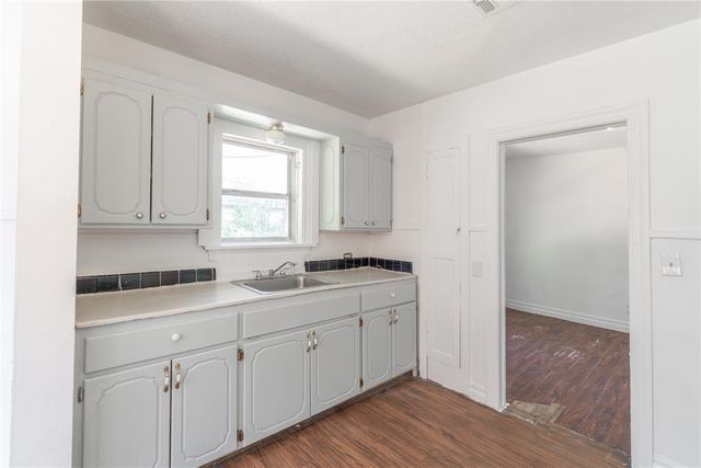 2325 E Madison Street, Oklahoma City, OK 73111