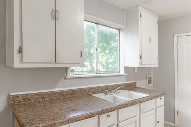 2325 E Madison Street, Oklahoma City, OK 73111