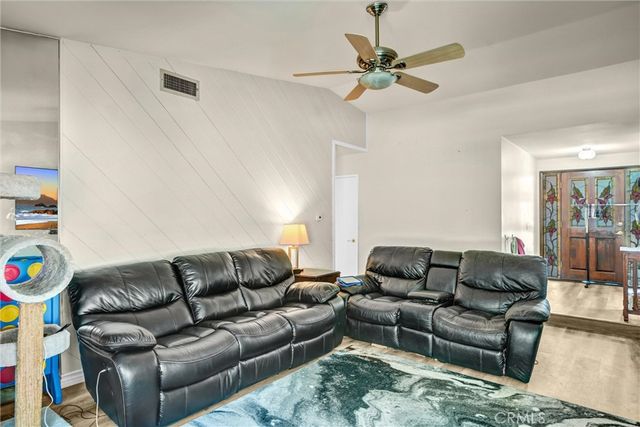 23041 Posada, Valencia, CA 91354