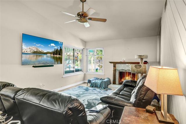 23041 Posada, Valencia, CA 91354