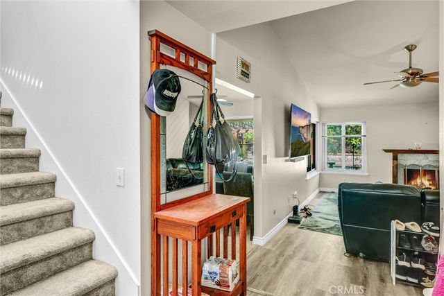 23041 Posada, Valencia, CA 91354