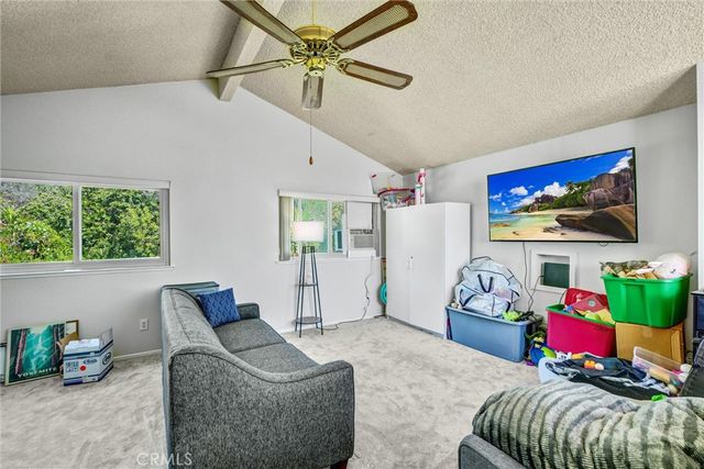 23041 Posada, Valencia, CA 91354