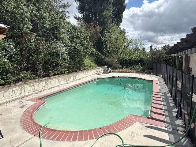 23041 Posada, Valencia, CA 91354