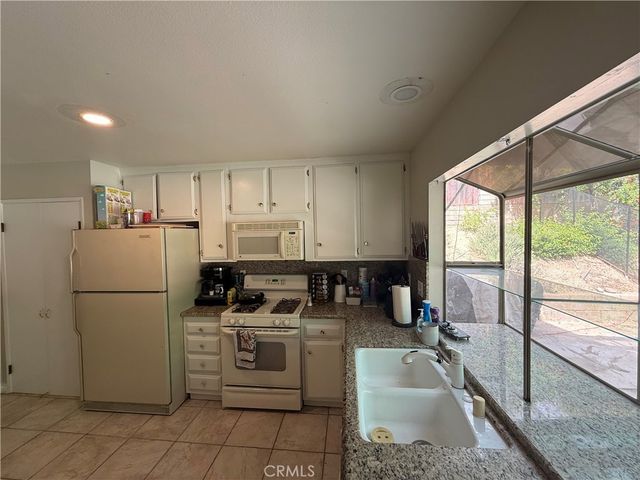 23041 Posada, Valencia, CA 91354