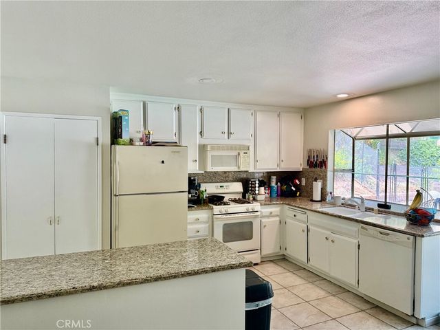 23041 Posada, Valencia, CA 91354