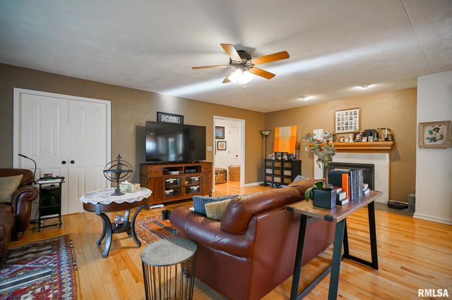 506 W CRESTWOOD Drive, Peoria, IL 61614