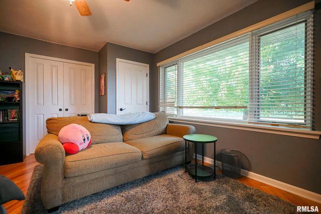 506 W CRESTWOOD Drive, Peoria, IL 61614