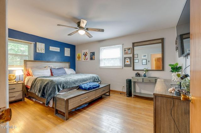 1704 Acorn Court, Johnson City, TN 37601