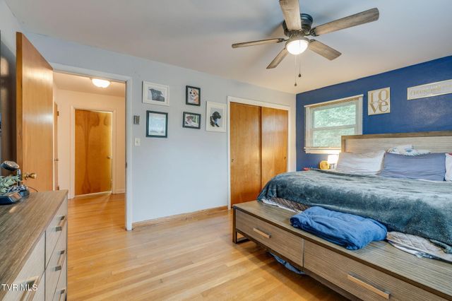 1704 Acorn Court, Johnson City, TN 37601