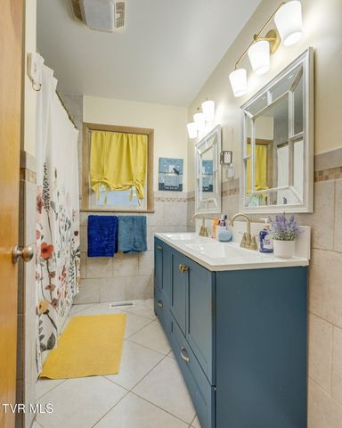 1704 Acorn Court, Johnson City, TN 37601