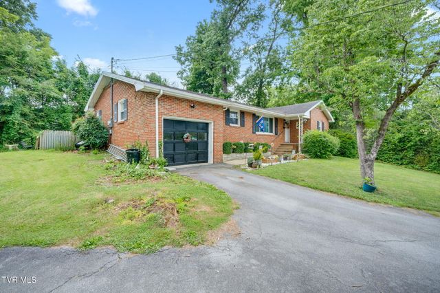 1704 Acorn Court, Johnson City, TN 37601