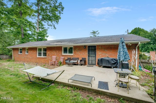 1704 Acorn Court, Johnson City, TN 37601