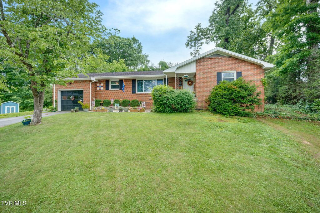 1704 Acorn Court, Johnson City, TN 37601