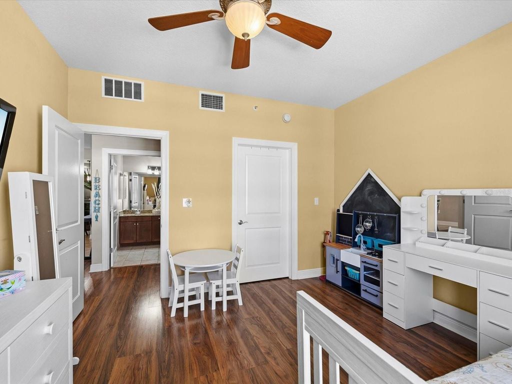 Image 25 of property listing at 628 CLEVELAND STREET 1104, Clearwater, FL 33755