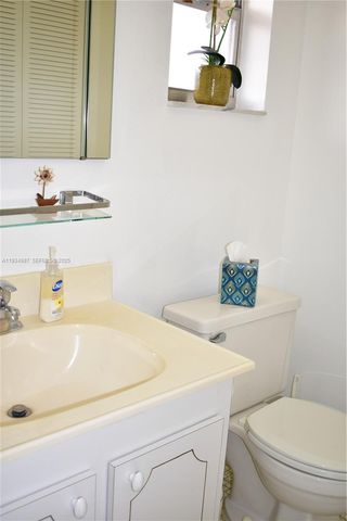 9801 Sunrise Lakes Blvd 305, Sunrise, FL 33322