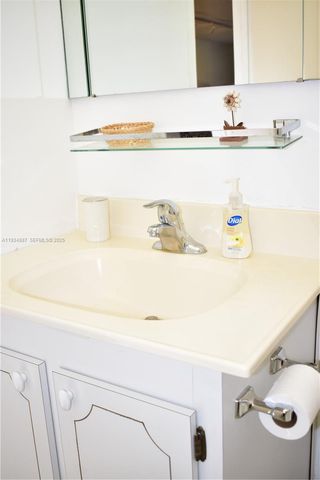 9801 Sunrise Lakes Blvd 305, Sunrise, FL 33322