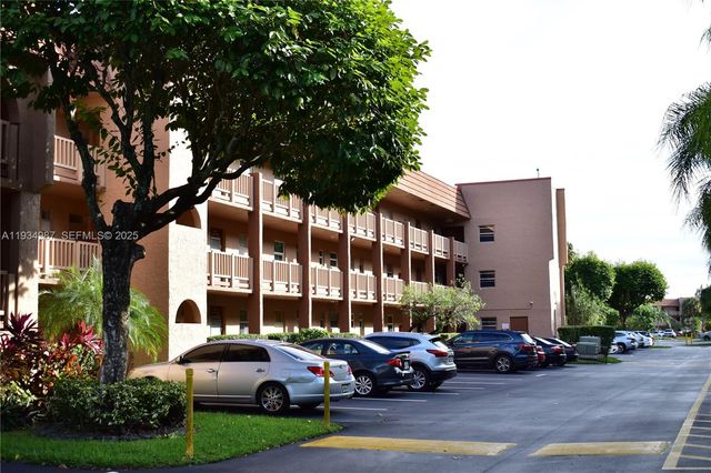 9801 Sunrise Lakes Blvd 305, Sunrise, FL 33322