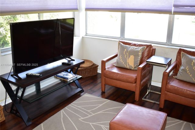 9801 Sunrise Lakes Blvd 305, Sunrise, FL 33322