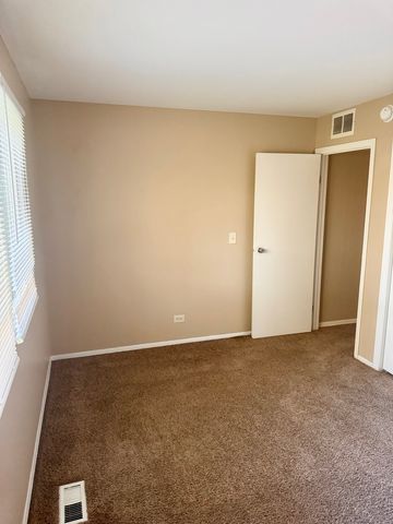 1943 Towner Lane, Glendale Heights, IL 60139