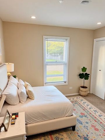 1943 Towner Lane, Glendale Heights, IL 60139