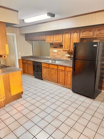 1943 Towner Lane, Glendale Heights, IL 60139