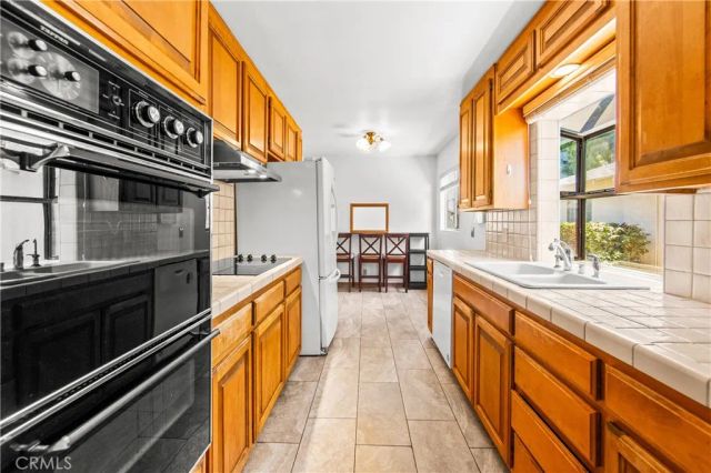 454 N Shattuck Place, Orange, CA 92866