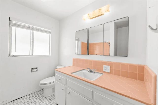 454 N Shattuck Place, Orange, CA 92866